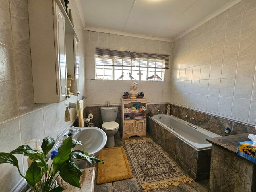 4 Bedroom Property for Sale in Van Der Hoff Park North West